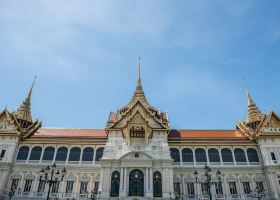 Cheap Emirates flights to Bangkok