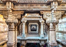 Flights from Ahmedabad to London
