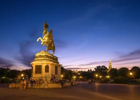 Vienna to Grand Forks flight tickets