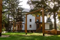 Hotel Montanova art&garden Hotels near Park Jezero