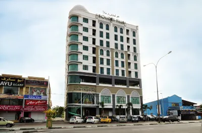 Holiday Villa Hotel & Suites Hotel berhampiran Masjid Al Mubim