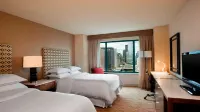 Sheraton Grand Chicago Riverwalk Hotel dekat Clarence F. Buckingham Memorial Fountain