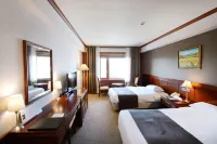 Commodore Hotel Gyeongju Hotels near Yugbujeon