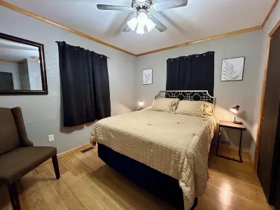 Conveniently Located Modern Home -- Downtown-River-Casino-SEMO-Hospital Hoteles cerca de Southeast Missouri State University River Campus