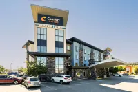 Comfort Suites Hotels near Kelowna International Airport