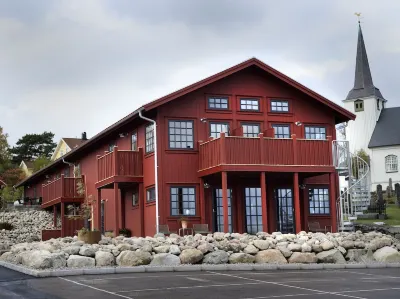 Slipens Hotell Hotels near Galleri Tint