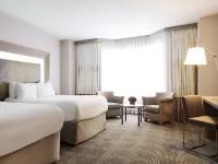 Novotel Montréal Centre Отели рядом с достопримечательностью «Парк Ла Фонтэн»