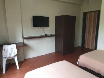 OYO 1011 First Hotel Hotels in China Town