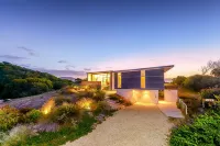 Cloudy Bay Beach House Hotels near Bruny Island
