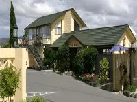 Colonial Motel Hotels in 
