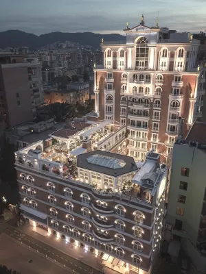 Xheko Imperial Luxury Hotel & Spa Hôtels à proximité de : Skanderbeg Square