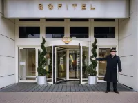 Sofitel London Gatwick Hotel berhampiran "World Duty Free(Gatwick Airport, North Terminal)"