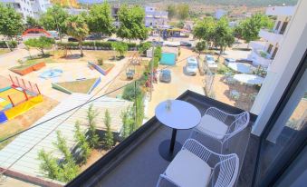 Blue Eye Hotel