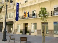 Casual del Cine Valencia Hotels near Valencia Station North