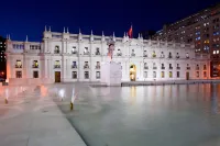 Almacruz Hotel y Centro de Convenciones (Ex Galerías) Hotels near La Moneda Palace