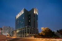 Rove City Centre, Deira Hotels near Beach