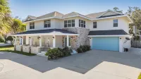 5b Resort Style Pool Home! Tiki Hut, 1 mile to Popular Beach -Tropical Paradise!