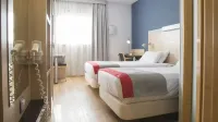 Holiday Inn Express Malaga Airport Hotel dekat Padel Tennis Club Torremolinos View