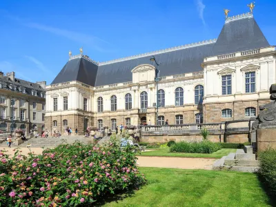 Aparthotel Adagio Access Rennes Centre Hotéis em Rennes