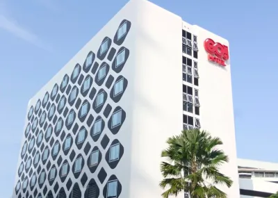 GO Hotel Chonburi at Central Chonburi Отели рядом с достопримечательностью «Банг Саен- Бич»