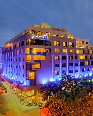 Radisson Blu Martinez Beirut Các khách sạn gần Solidere