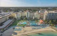 British Colonial Nassau Hotels near Dolphin Cay Atlantis