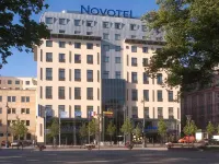 Novotel Vilnius Centre Hotel berhampiran Gates of Dawn (Ausros Vartai)