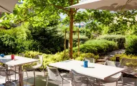 Novotel Suites Reims Centre Hoteles cerca de Maison de Champagne Taittinger