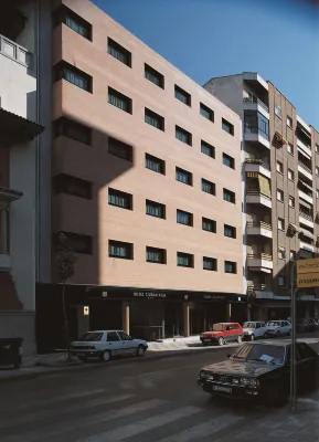 NH Ciudad Real Hotel berhampiran Museo Municipal Elisa Cendrero