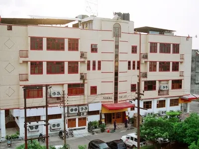Hotel Krishna Sagar , Ghaziabad Ch. チャラン・シン・パーク周辺のホテル