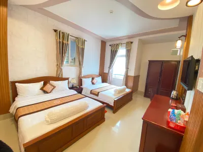 Phuc Hung 2 Hotel Các khách sạn gần Net Conan