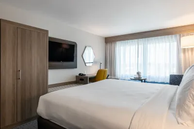 Holiday Inn Express Van Nuys Hotels near Los Angeles Whiteman Apt
