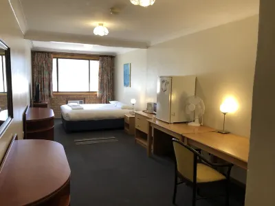 Canberra Lyneham Motor Inn Hotel a 