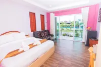 Samrong Garden Hotel berhampiran Wat Bo Nam
