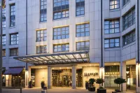 Hamburg Marriott Hotel Hotels near مبنى البلدية