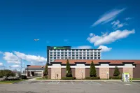 Holiday Inn Newark International Airport Hotels near Newark - Penn Station