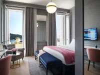 Hotel Excelsior Hotels near Old Town