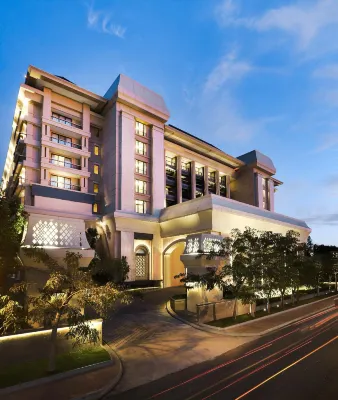 Hotel Tentrem Yogyakarta Các khách sạn gần Universitas Sarjanawiyata Tamansiswa Yogyakarta