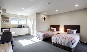 Ellerslie Palms Motel