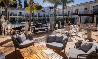 Paloma Blanca Boutique Hotel
