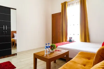 RedDoorz Near Cipinang Indah Mall Hotel berhampiran Krisnadwipayana University