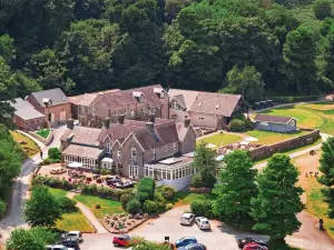 Trefloyne Manor