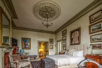 The Corinda Collection Hotels in North Hobart