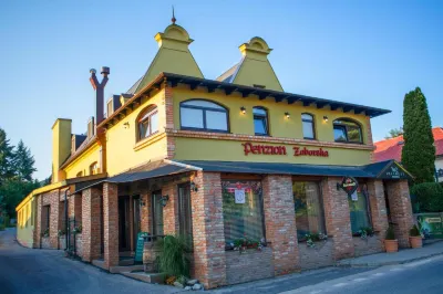 Penzión Wellness & Restaurant Zoborská, Free Parking Hotels near Cvincekov dom