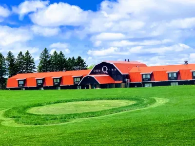 Don Q Inn Hotels near Governor Dodge State Park