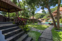 Champlung Sari Hotel Ubud Các khách sạn gần Ubud Music