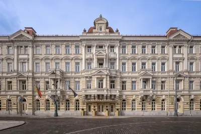 Grand Hotel Vilnius, Curio Collection by Hilton Hotel berhampiran Gates of Dawn (Ausros Vartai)