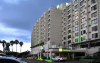 Holiday Inn Harare Hotels near Meikles Gardens