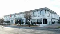 MQ Hotel Suites