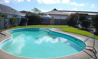 Ellerslie Palms Motel